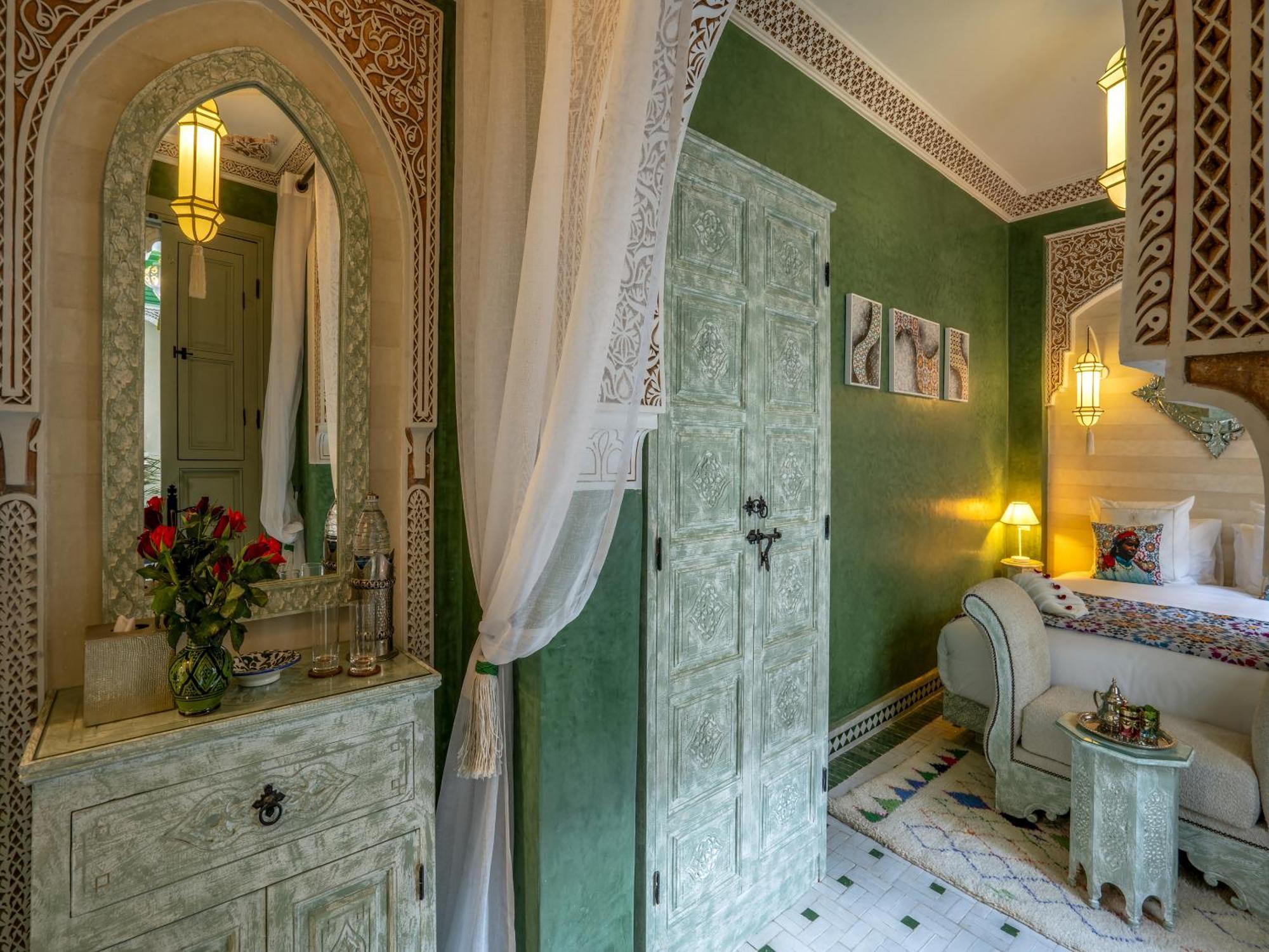 Guest house Almisk